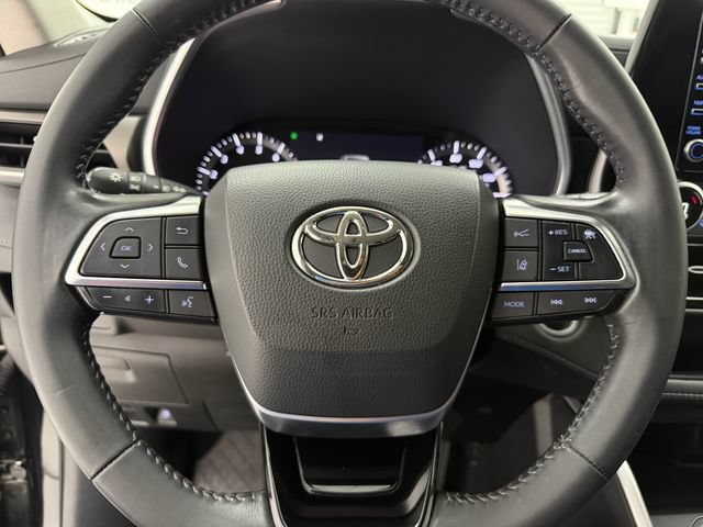 Used 2021 Toyota Highlander XLE FWD image 9