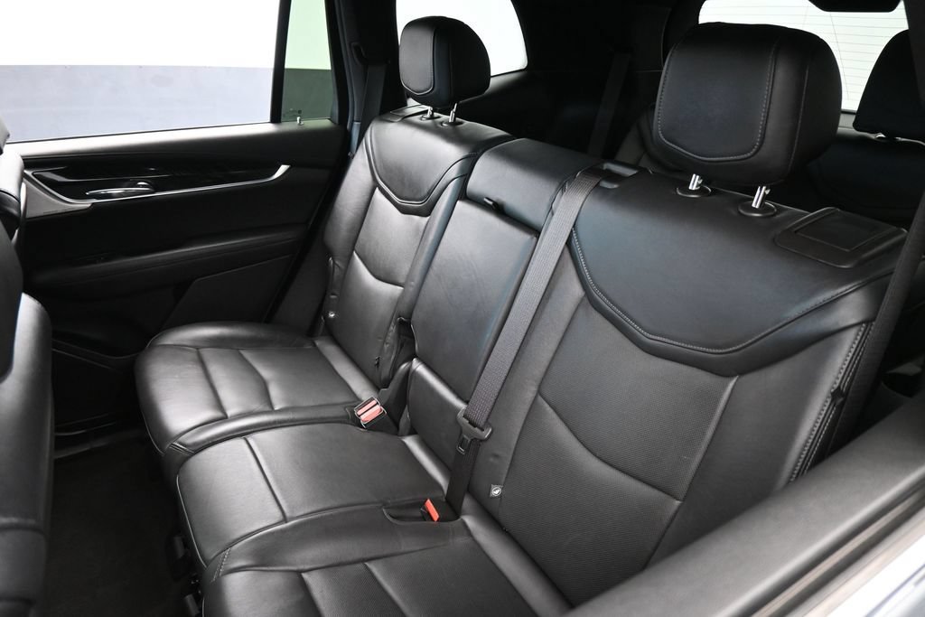 Used 2020 Cadillac XT6 Premium Luxury FWD image 38