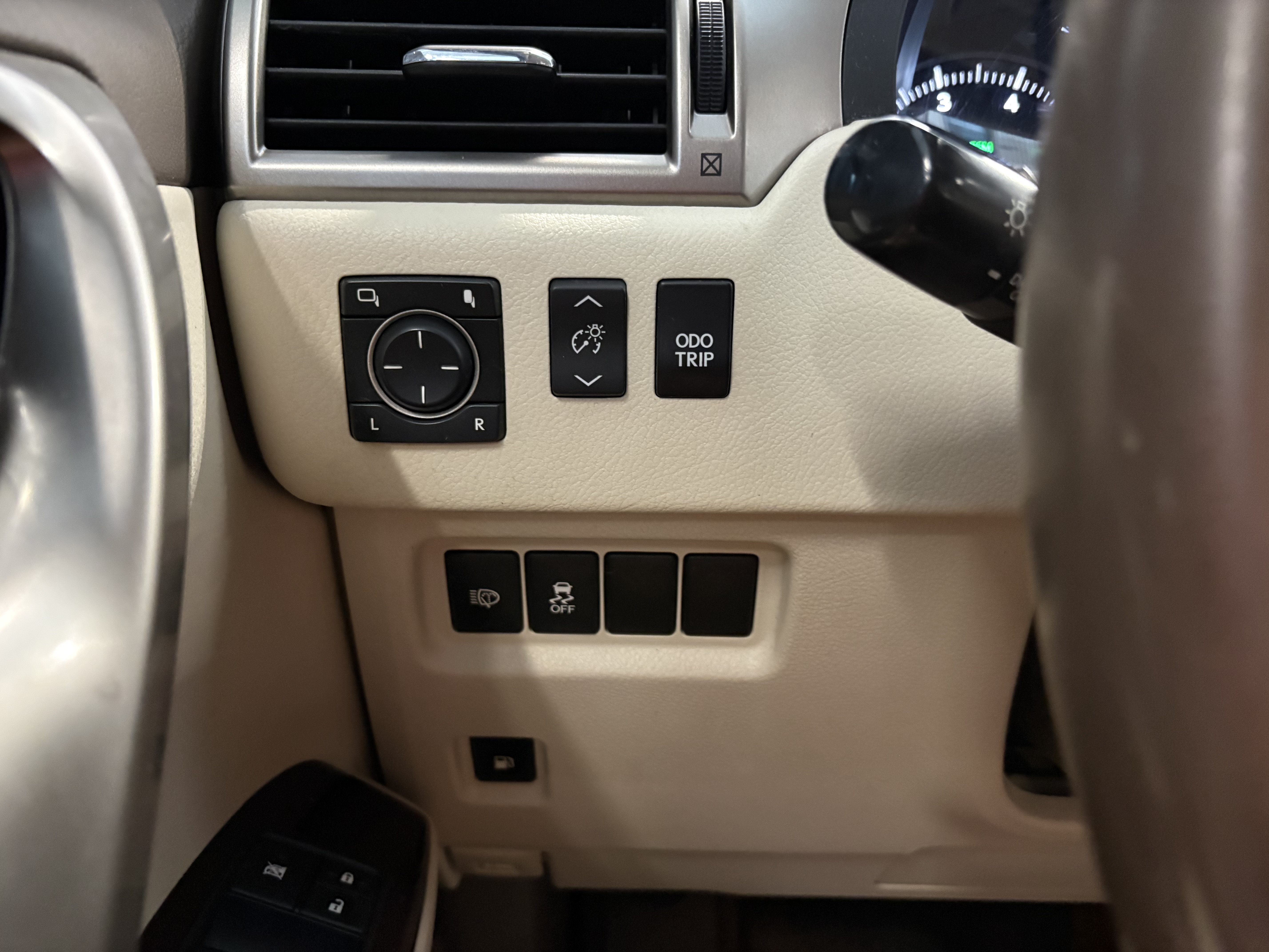 Used 2016 Lexus GX 460 w/ Premium Package AWD/4WD image 28