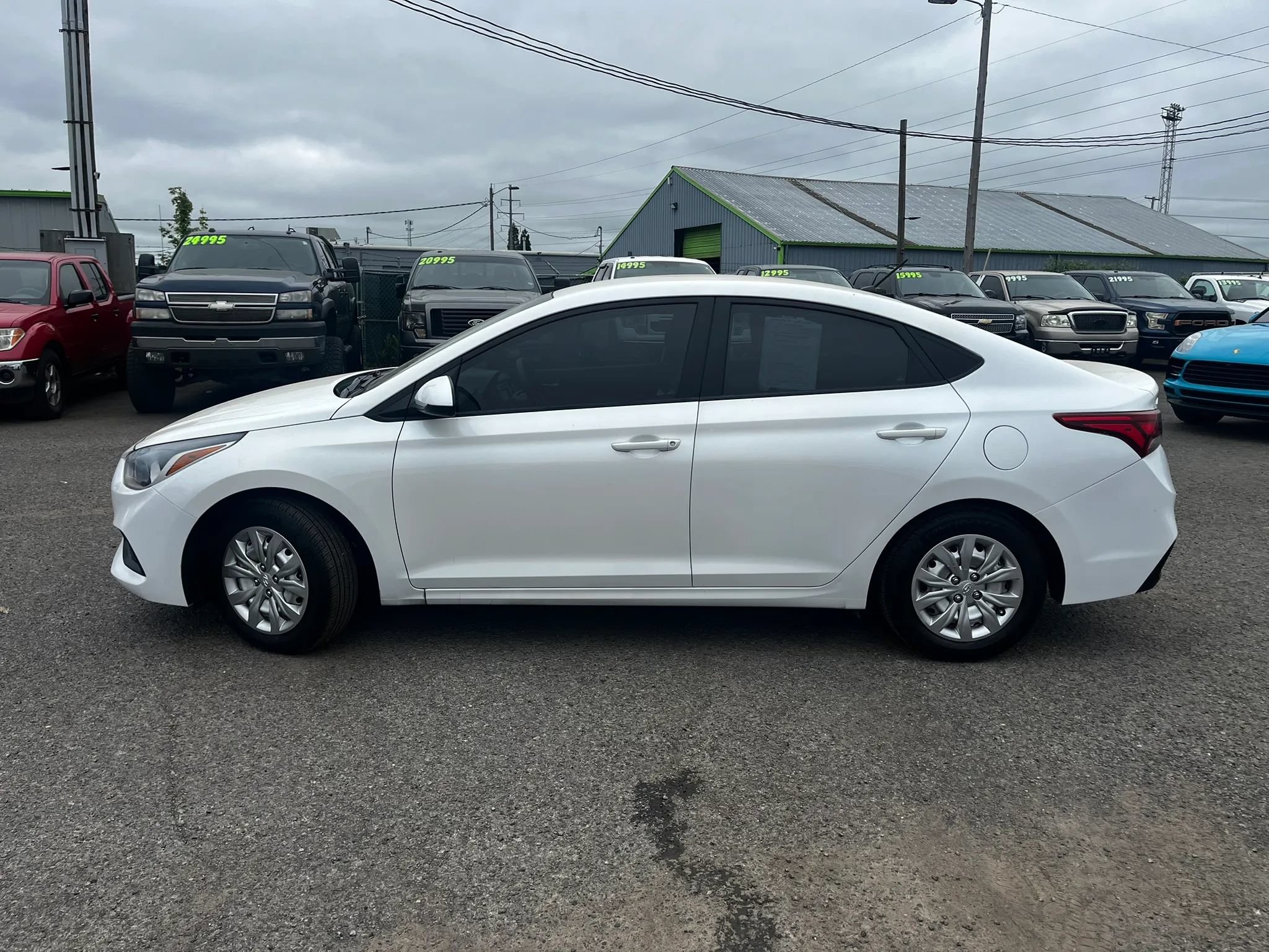 Used 2018 Hyundai Accent SE FWD image 2