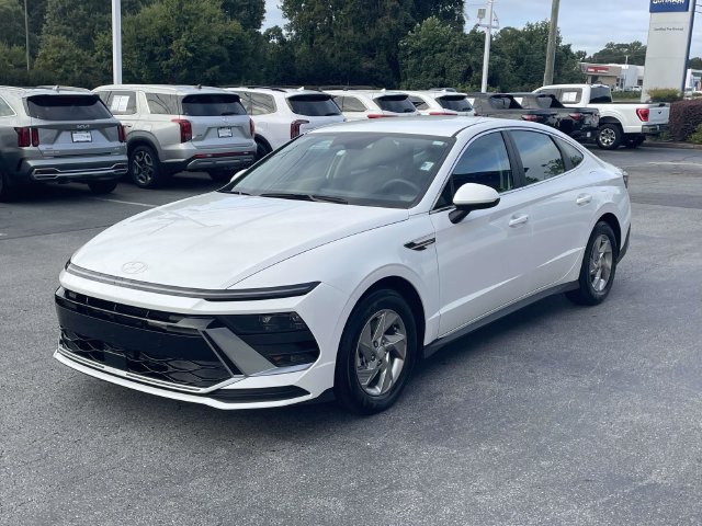 Certified 2025 Hyundai Sonata SE FWD image 3
