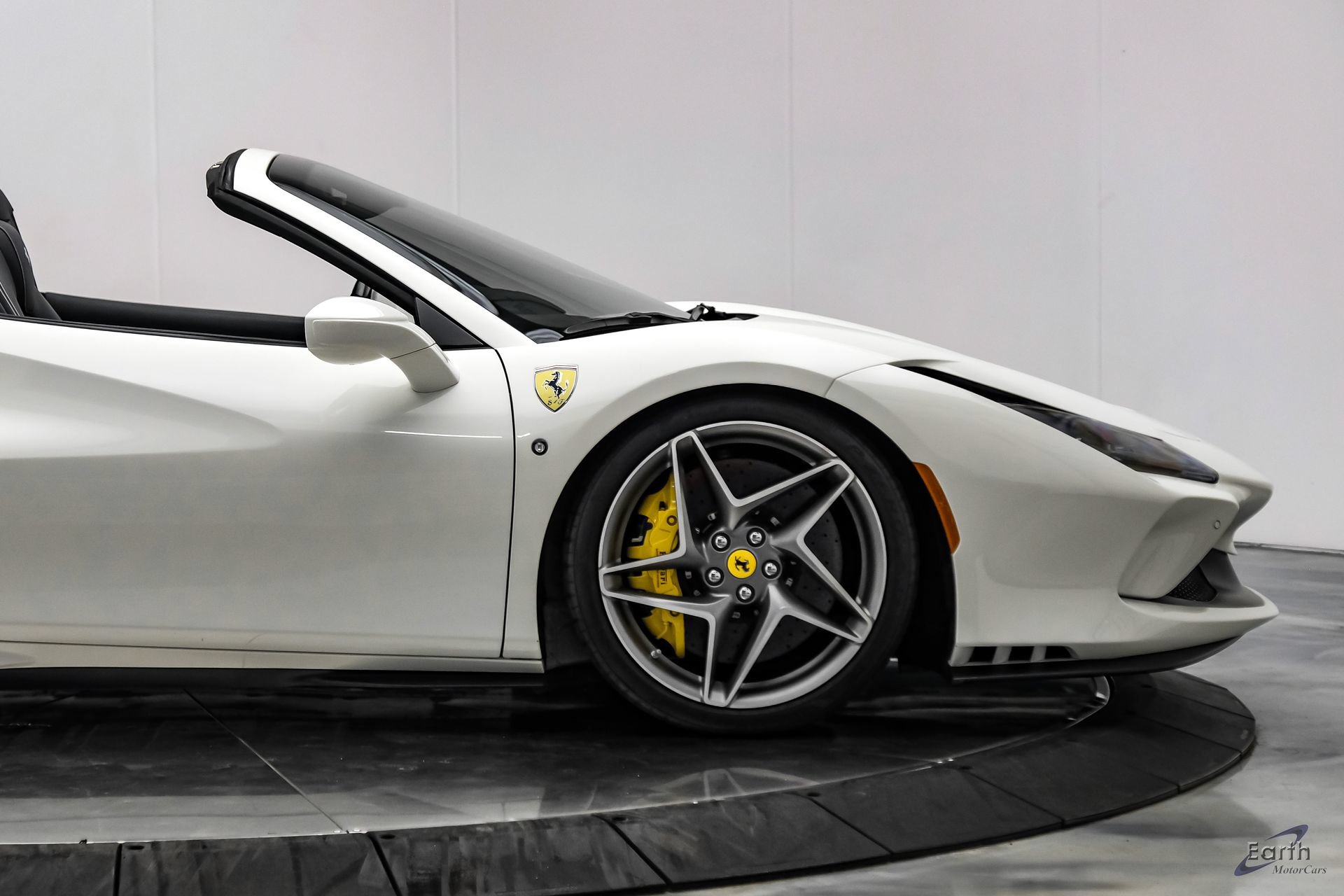Used 2022 Ferrari F8 Tributo RWD image 30