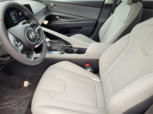 New 2025 Hyundai Elantra Limited image 9