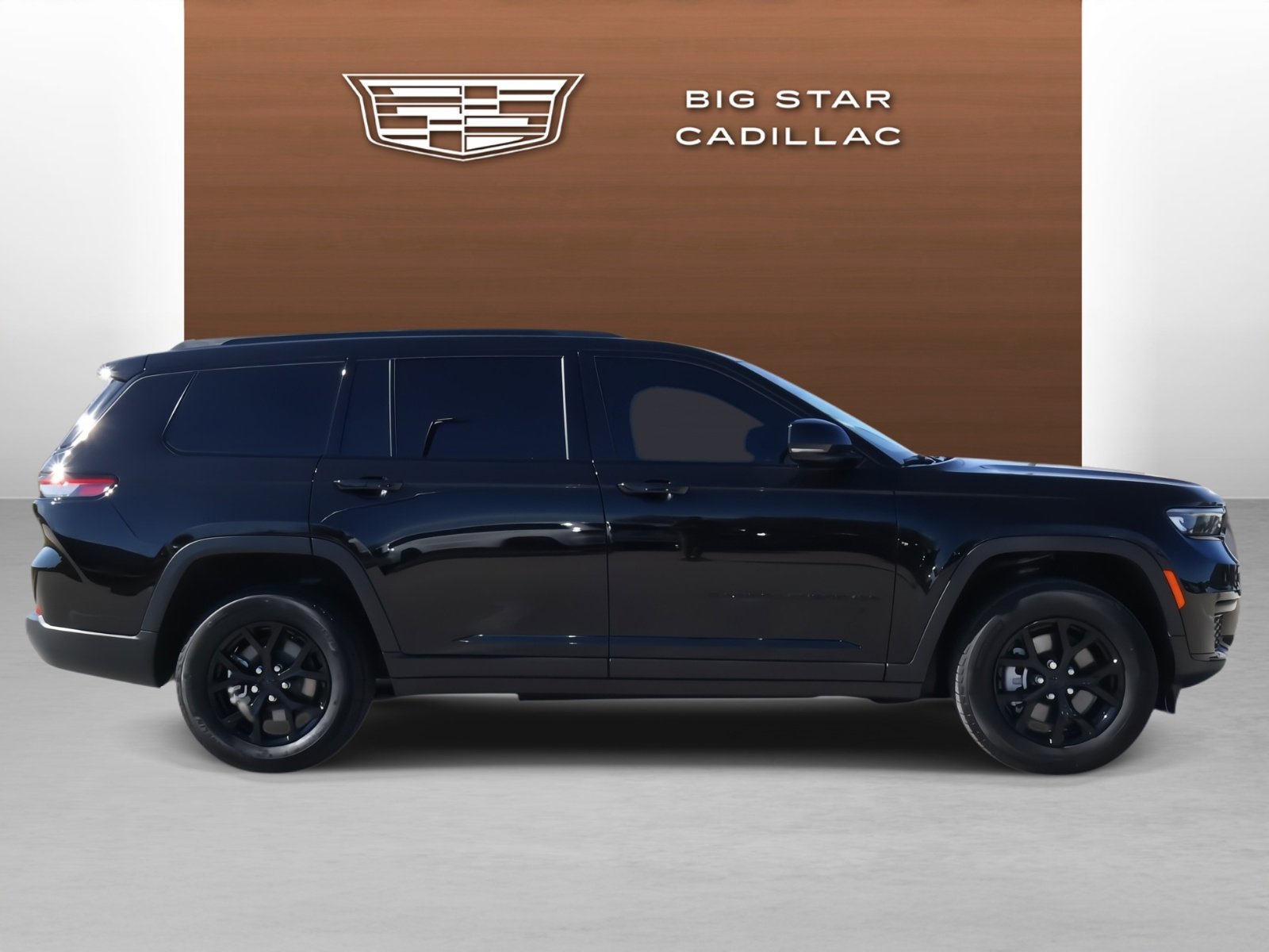 Used 2025 Jeep Grand Cherokee L Altitude image 6