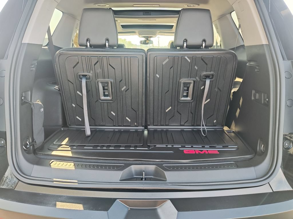 Used 2023 GMC Acadia SLT w/ Elevation Edition AWD/4WD image 9
