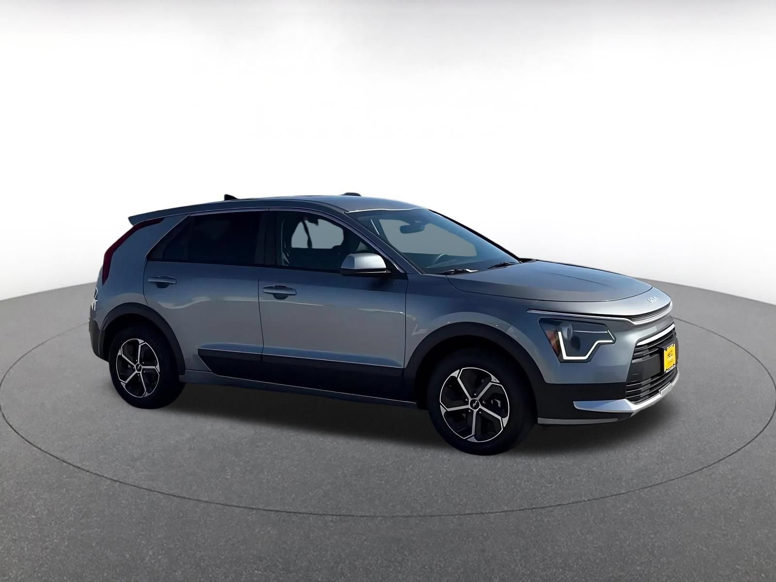 Used 2026 Kia Niro LX FWD image 2