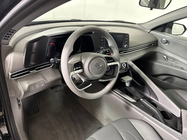 Used 2023 Hyundai Elantra SEL image 13