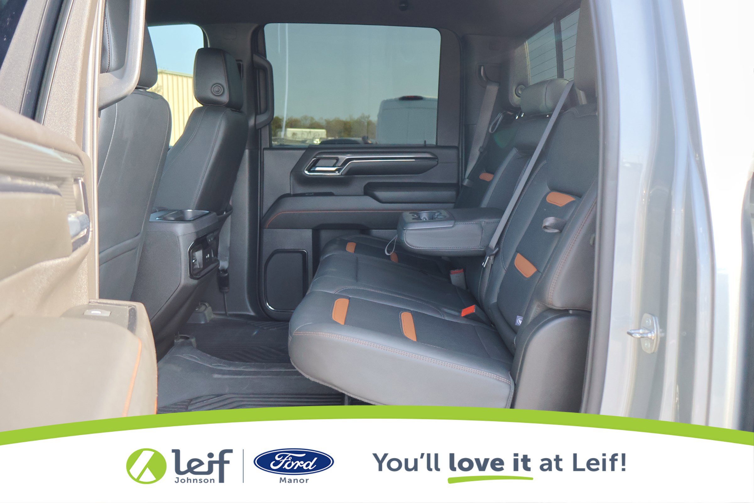 Used 2024 GMC Sierra 2500 AT4 w/ Technology Package image 28