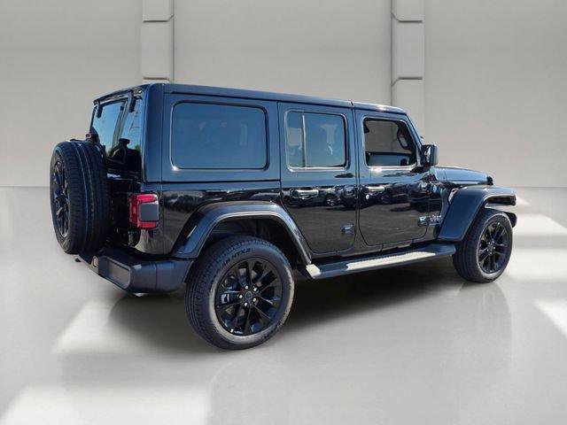Used 2025 Jeep Wrangler Sahara AWD/4WD image 5