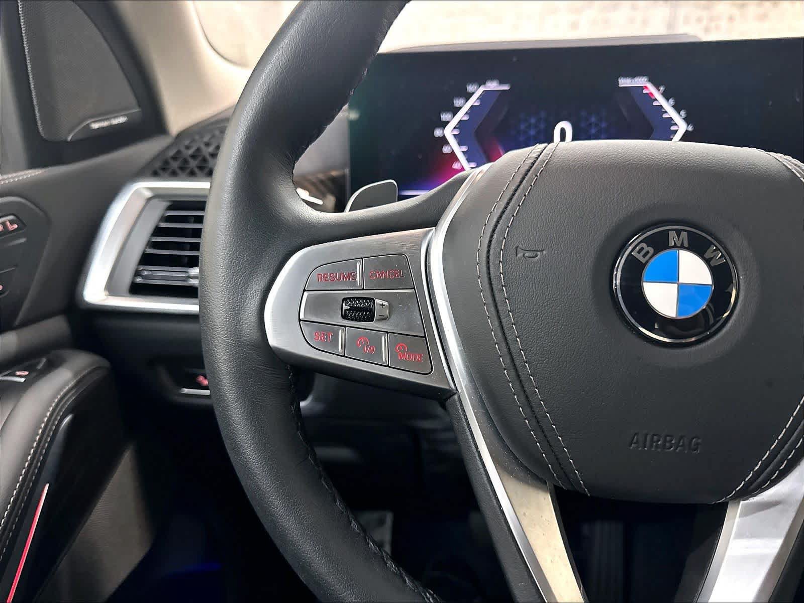 Used 2026 BMW X7 xDrive40i w/ Premium Package AWD/4WD image 21