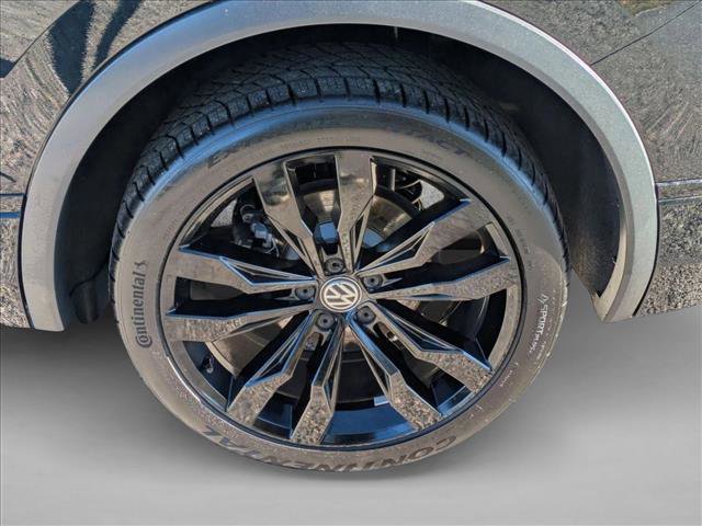 Used 2020 Volkswagen Tiguan SE R-Line image 25