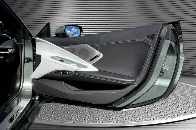 Used 2023 Chevrolet Corvette Stingray Preferred Conv w/ Z51 Performance Package RWD image 23