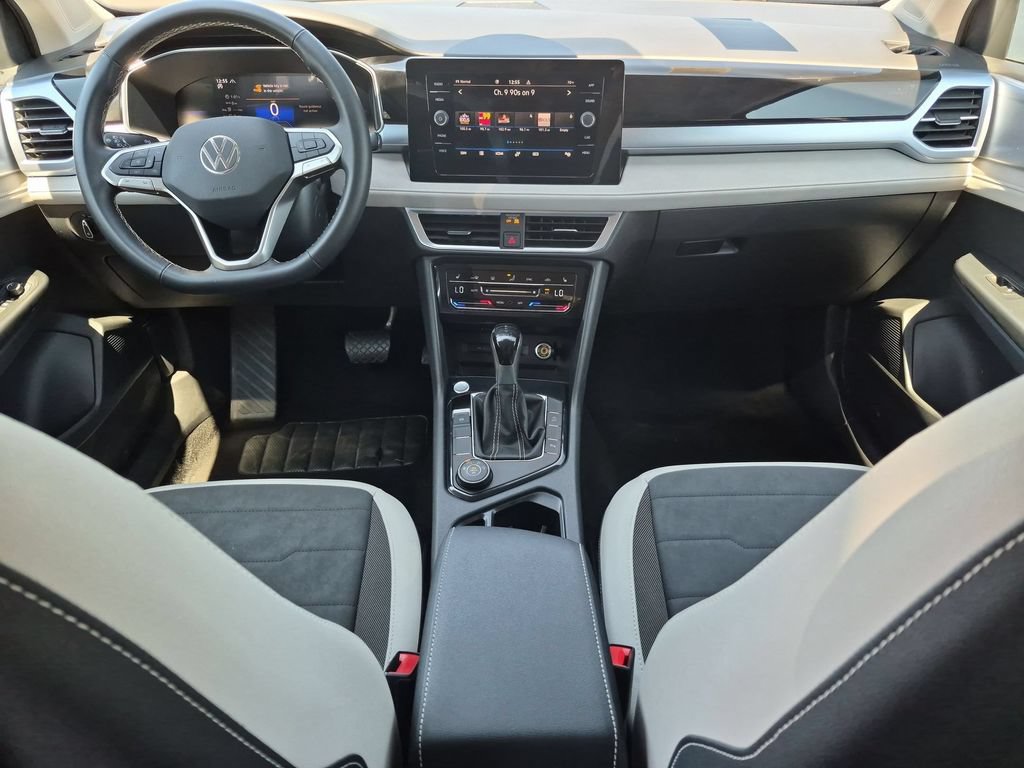 Used 2025 Volkswagen Taos SE AWD/4WD image 25