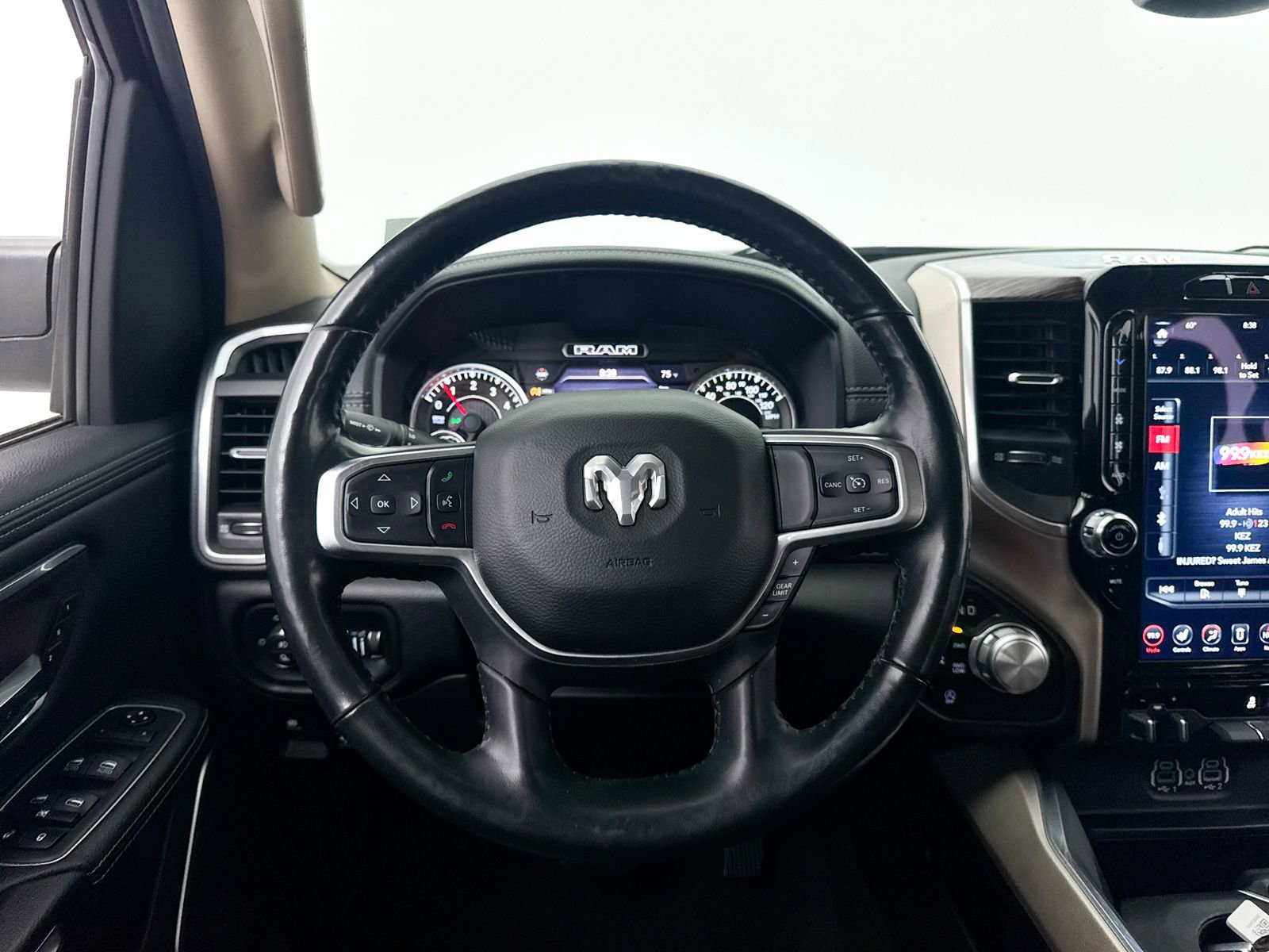Used 2020 RAM 1500 Laramie AWD/4WD image 28