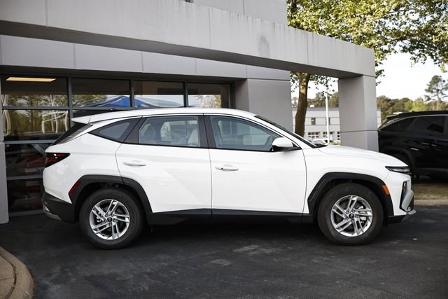 Certified 2025 Hyundai Tucson SE FWD image 4