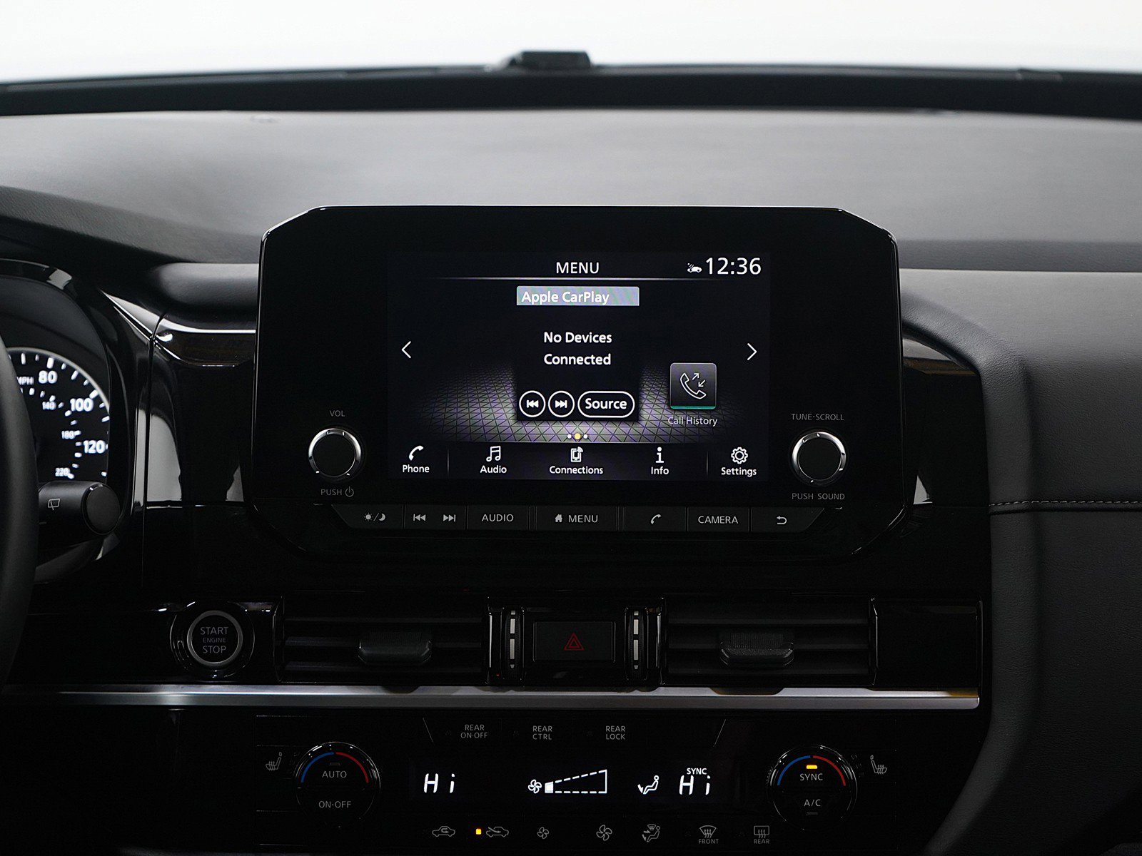 Used 2024 Nissan Pathfinder SV image 16