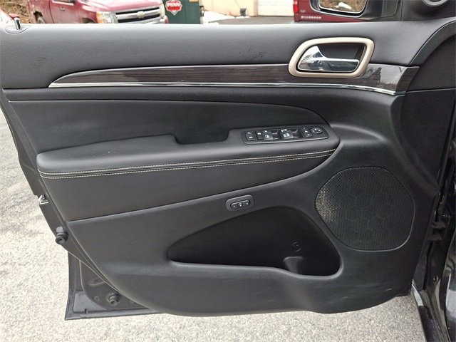 Used 2014 Jeep Grand Cherokee Overland w/ Advanced Technology Group image 14