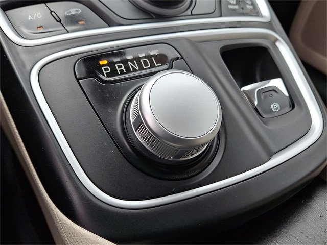Used 2015 Chrysler 200 Limited w/ Convenience Group image 14