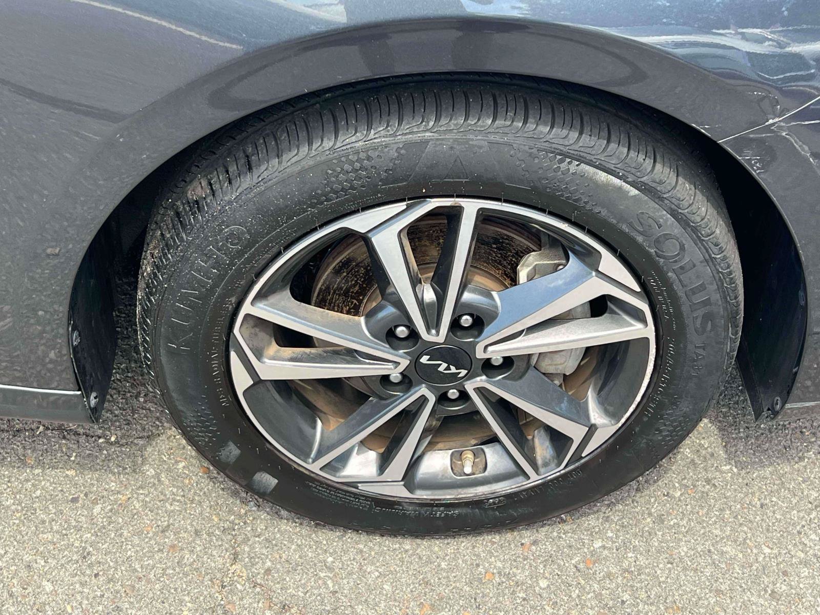 Used 2024 Kia Forte LXS FWD image 6