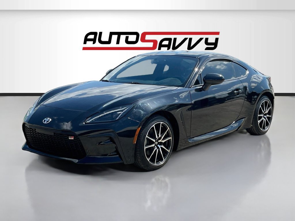 Used 2023 Toyota GR86 Premium RWD image 3