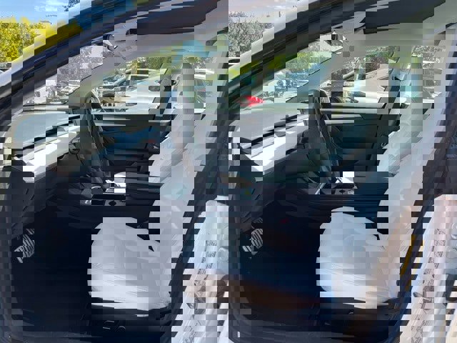 Used 2023 Tesla Model 3 Performance image 6