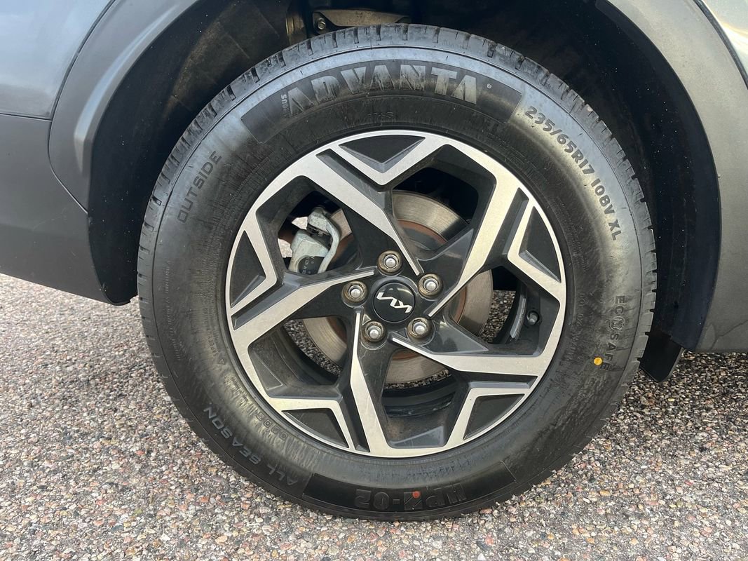 Used 2024 Kia Sportage LX image 25