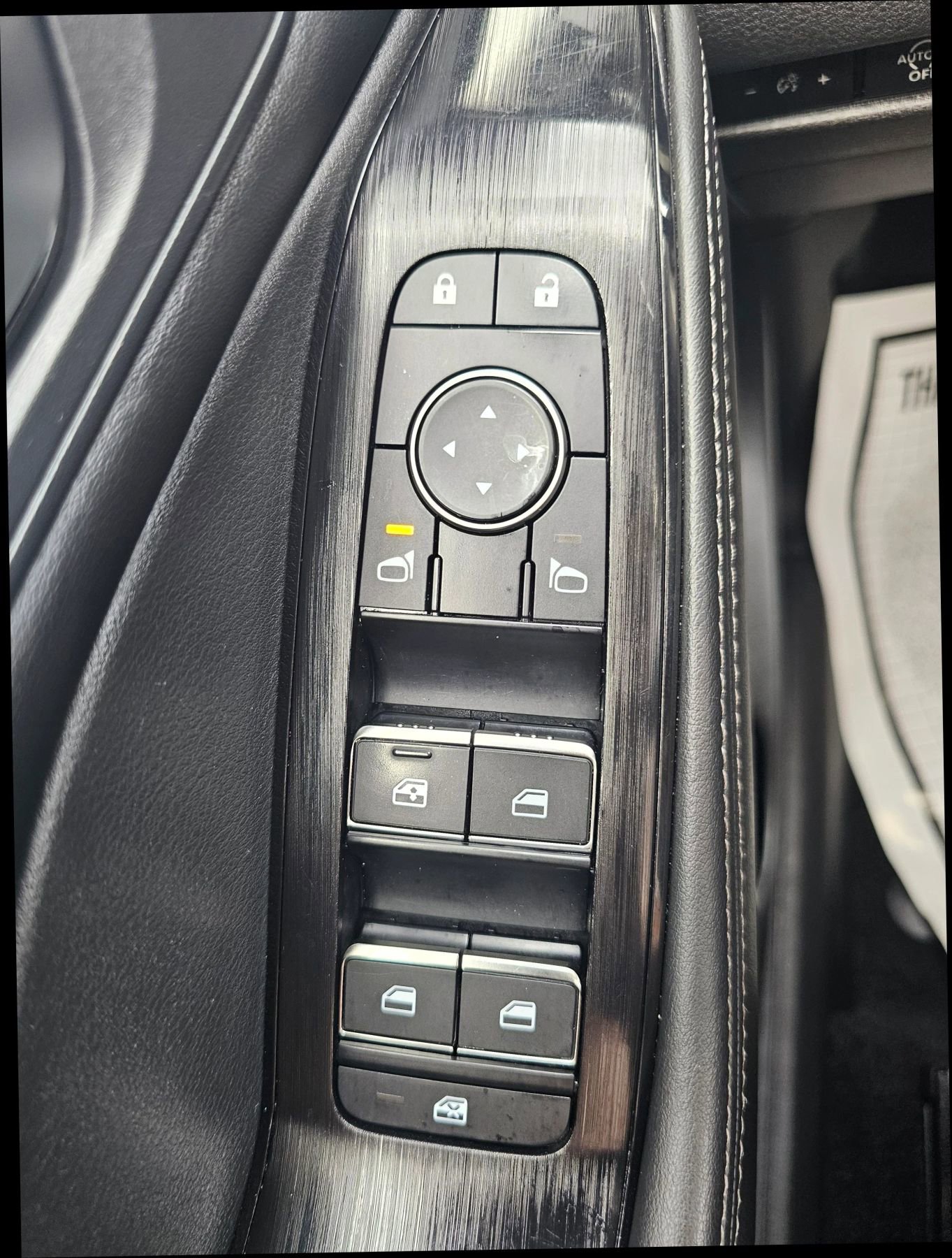 Used 2023 Nissan Rogue SL image 19