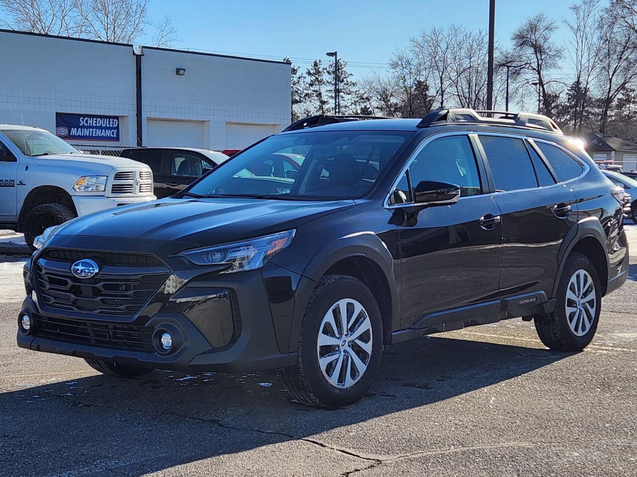 Used 2023 Subaru Outback Premium image 7