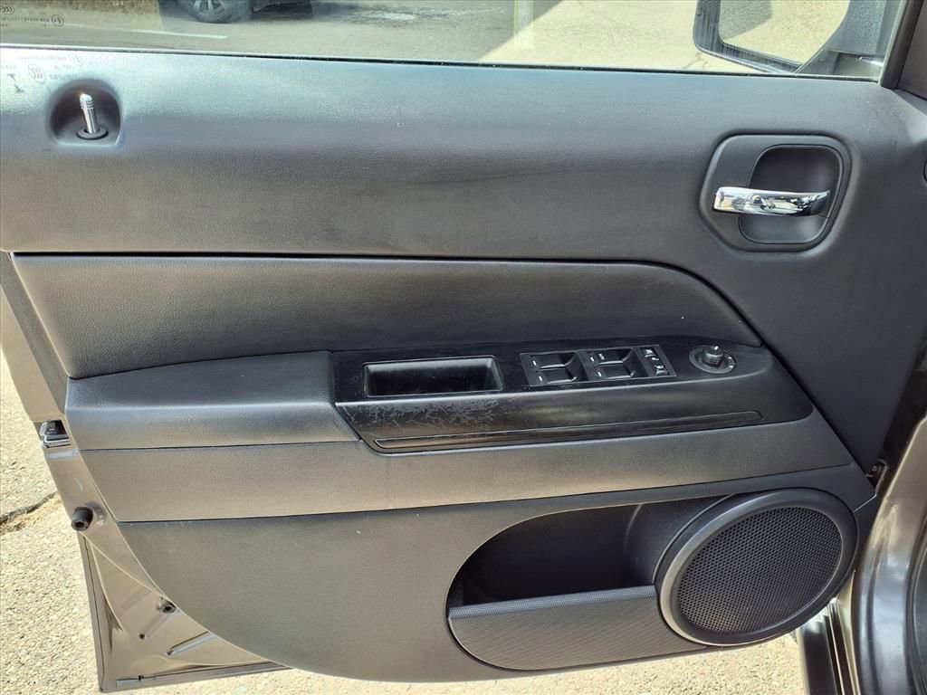 Used 2016 Jeep Patriot Sport w/ Power Value Group image 13