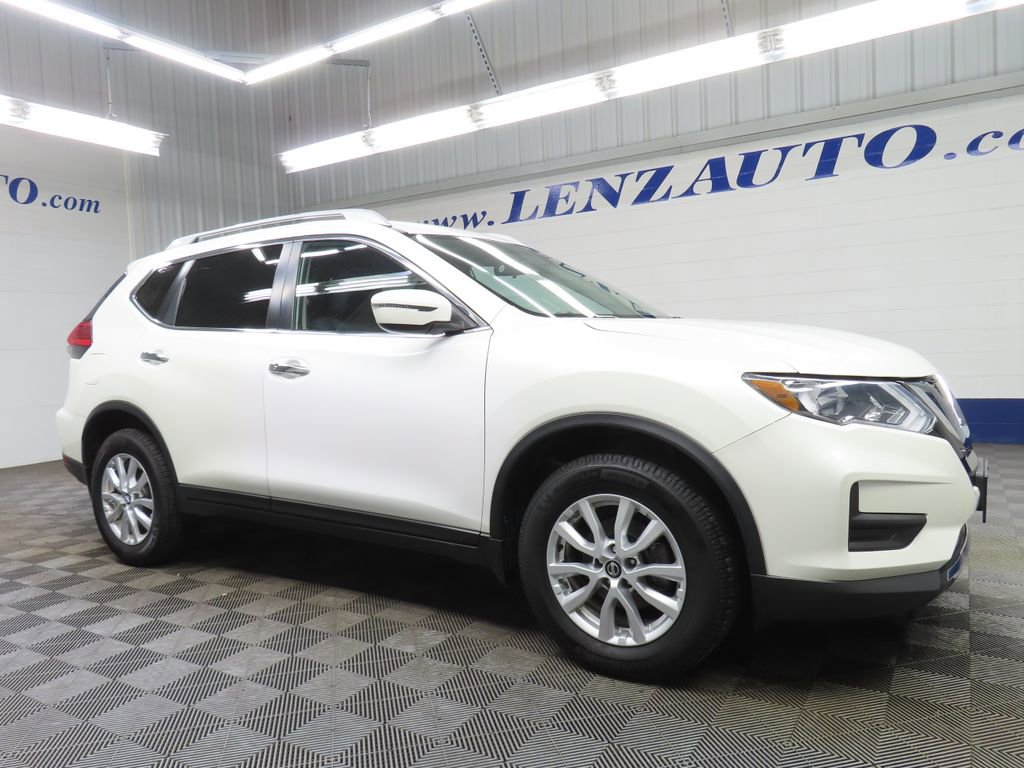 Used 2017 Nissan Rogue SV AWD/4WD image 3
