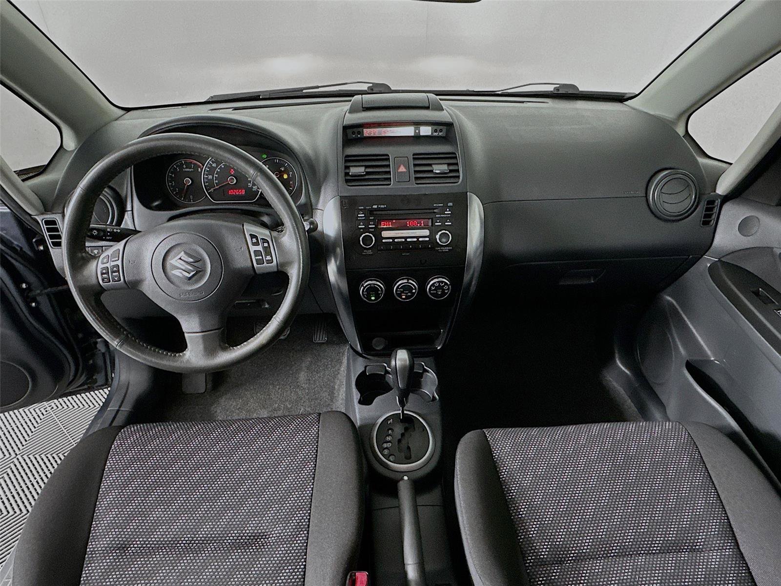 Used 2009 Suzuki SX4 AWD Hatchback w/ Touring Pkg image 30