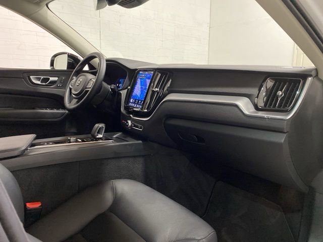 Used 2025 Volvo XC60 B5 Core image 78