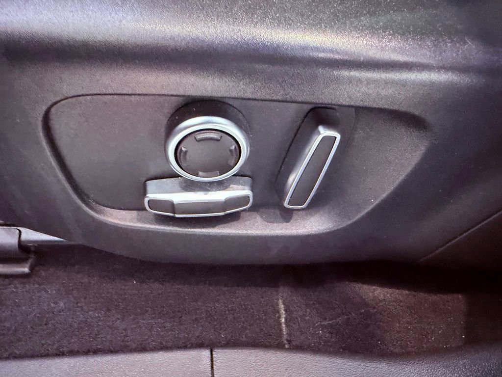 Used 2021 Land Rover Range Rover Evoque S image 22