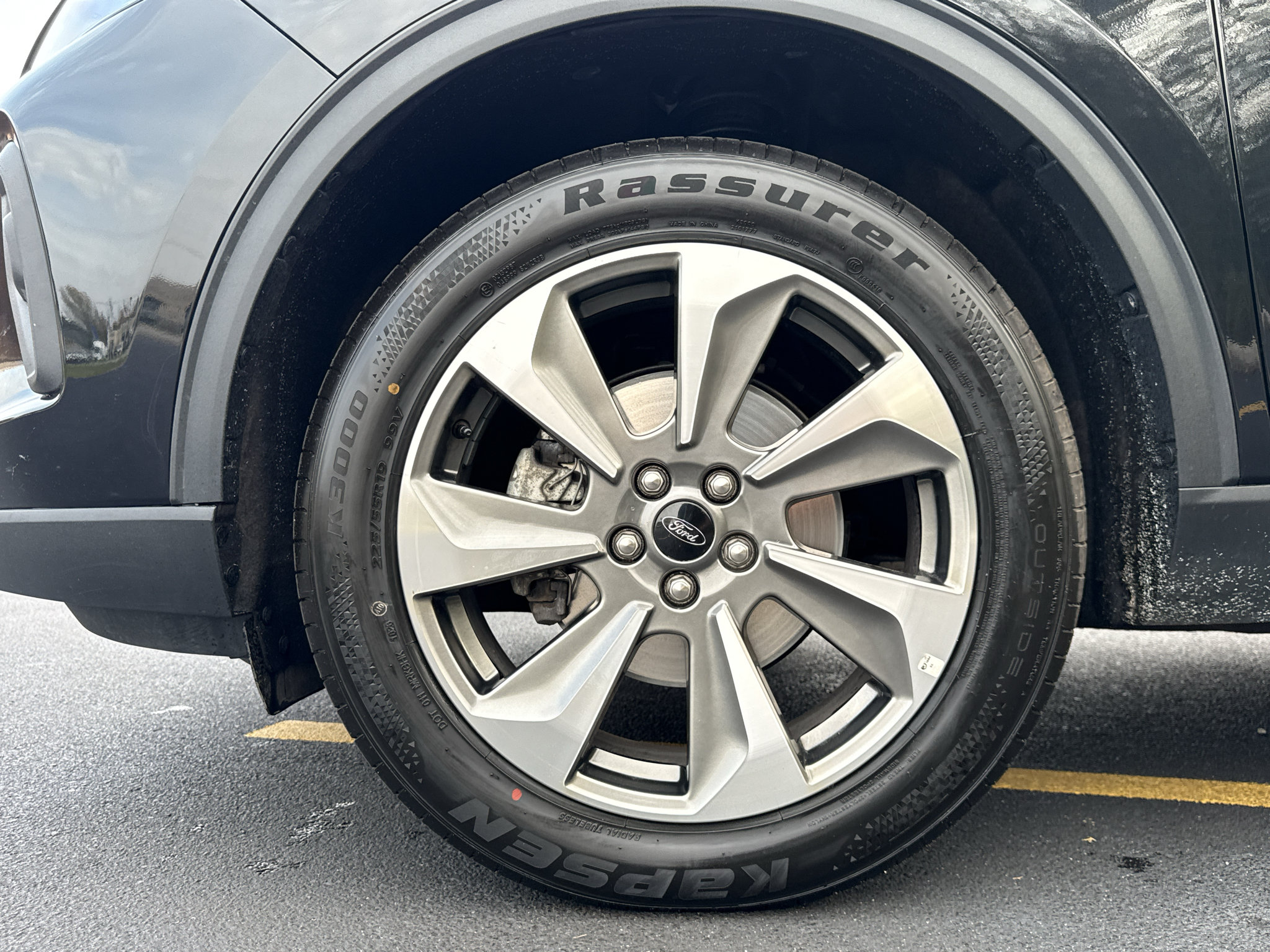 Used 2025 Ford Escape Platinum AWD/4WD image 19