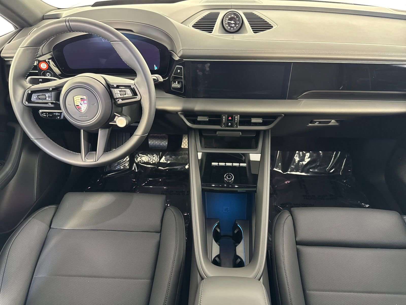 Certified 2025 Porsche Macan 4 Electric AWD/4WD image 6