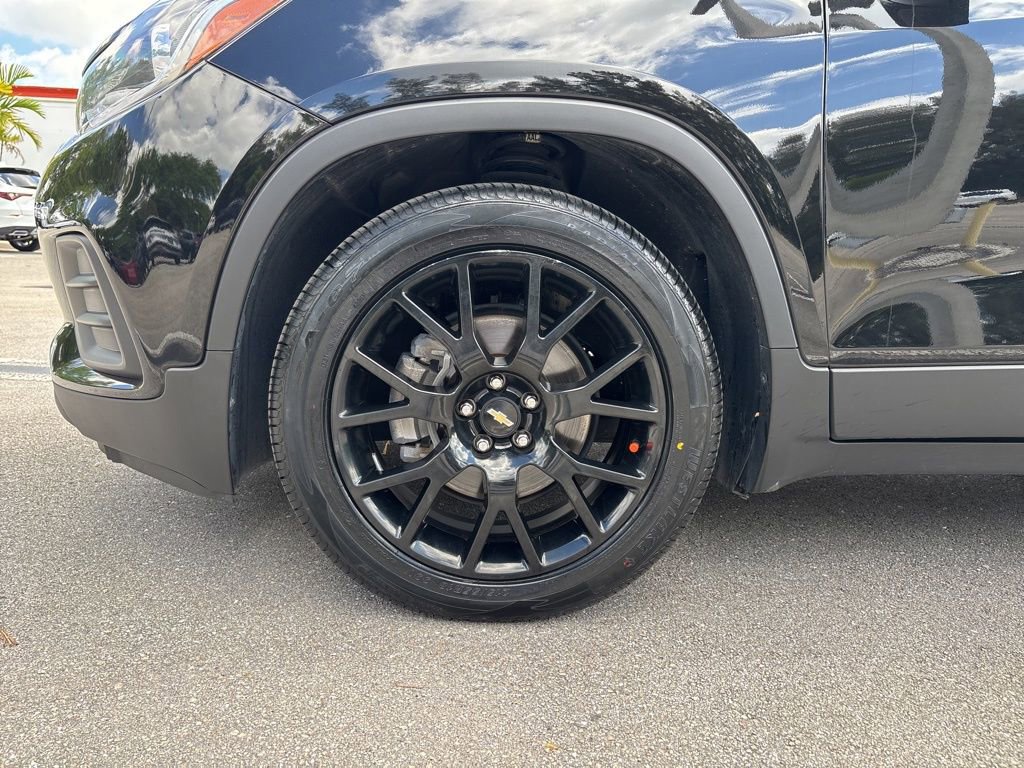 Used 2022 Chevrolet Trax LT w/ Midnight Edition image 9