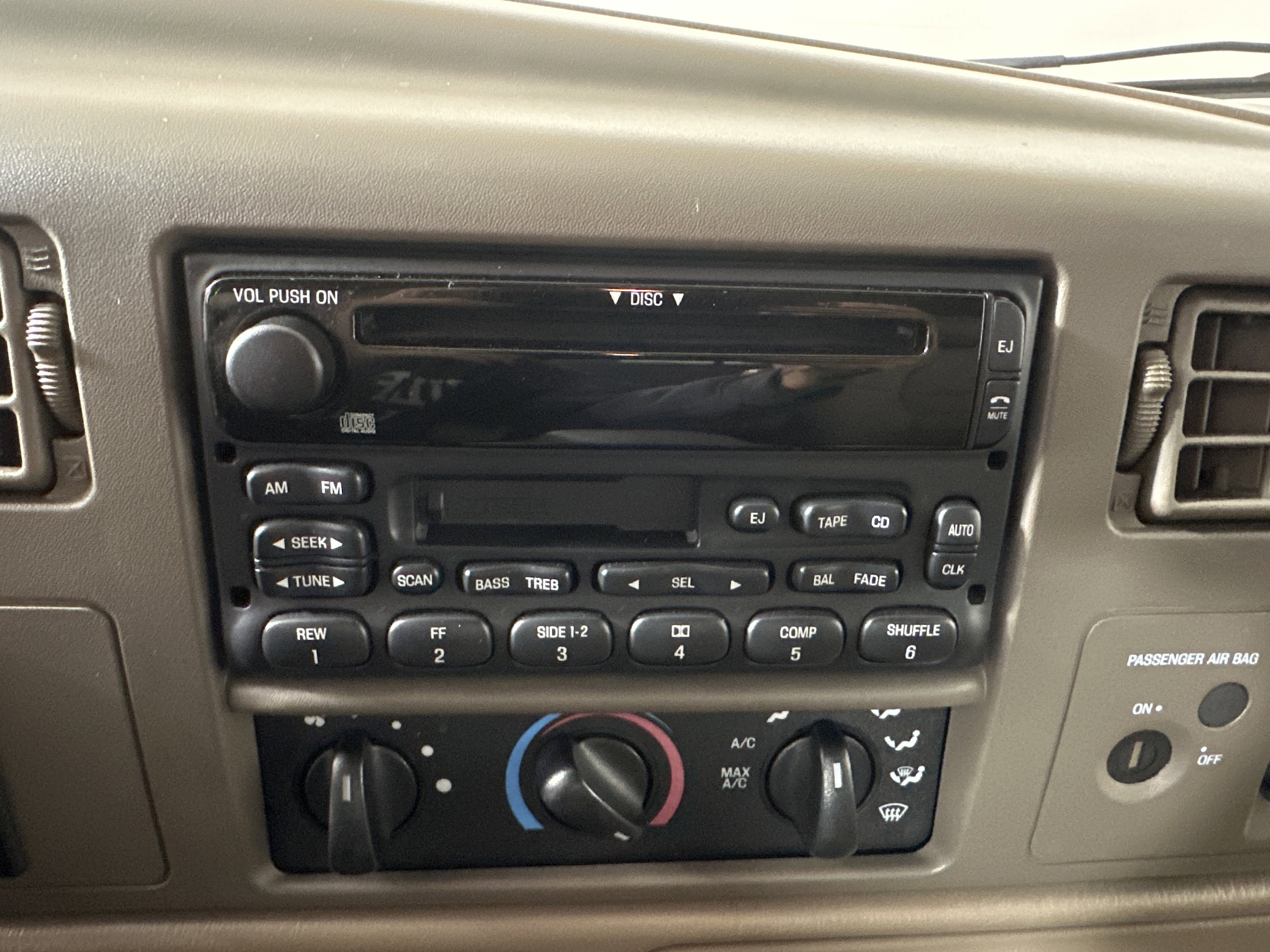 Used 2001 Ford F350 4x4 SuperCab DRW Super Duty image 15