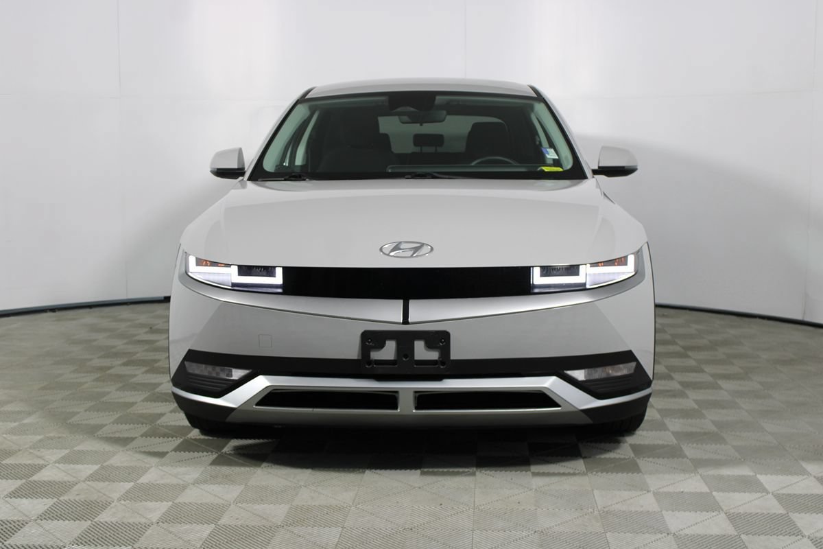 Used 2024 Hyundai Ioniq 5 SE RWD image 2