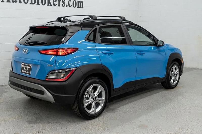 Used 2023 Hyundai Kona SEL image 6