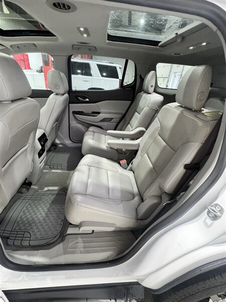 Used 2017 GMC Acadia SLT AWD/4WD image 9