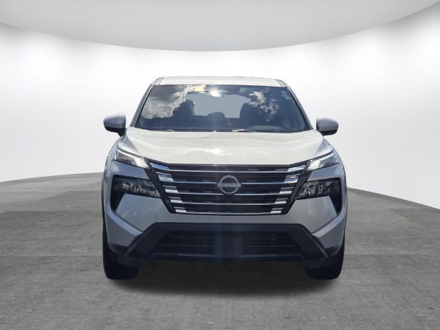 Used 2024 Nissan Rogue SV FWD image 2
