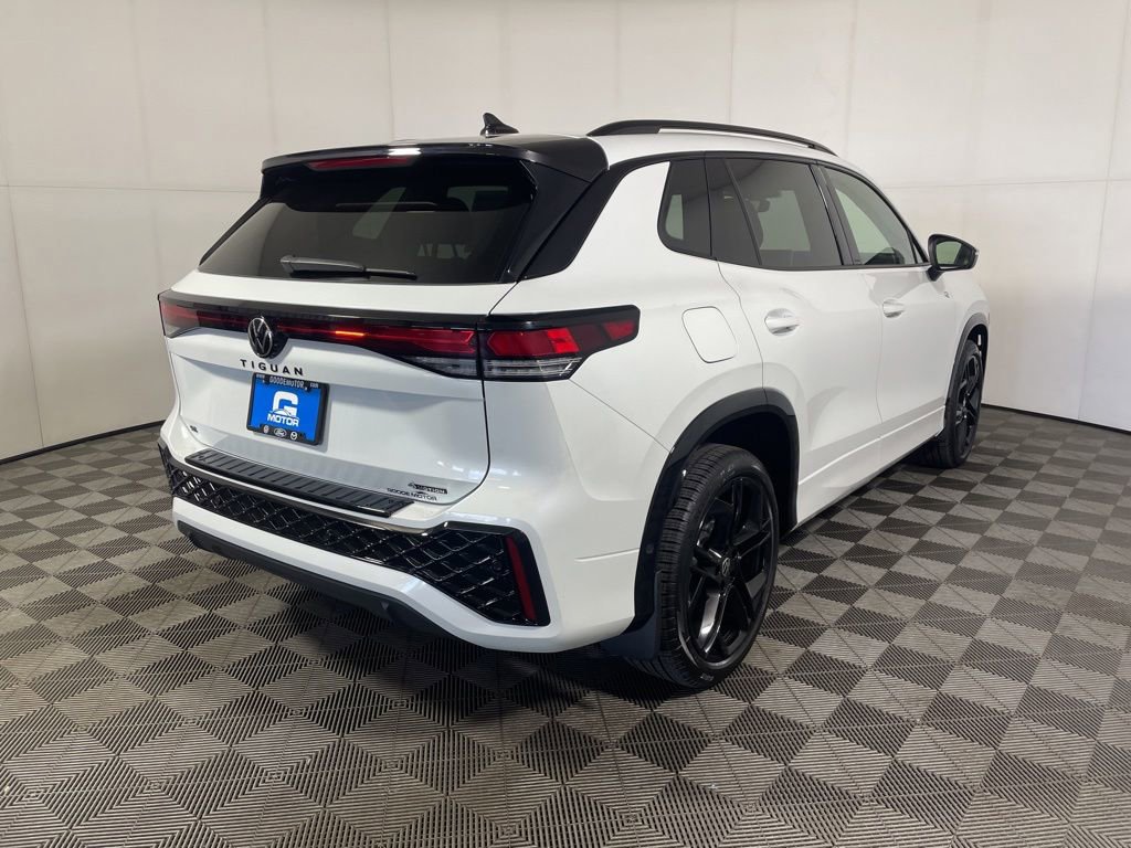 New 2026 Volkswagen Tiguan SE R-Line AWD/4WD image 7