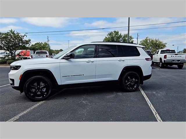 New 2025 Jeep Grand Cherokee L Altitude image 23