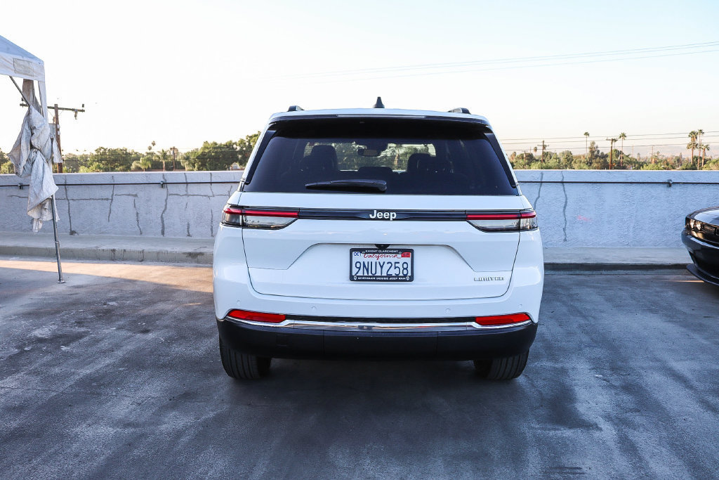 Used 2024 Jeep Grand Cherokee Limited RWD image 8