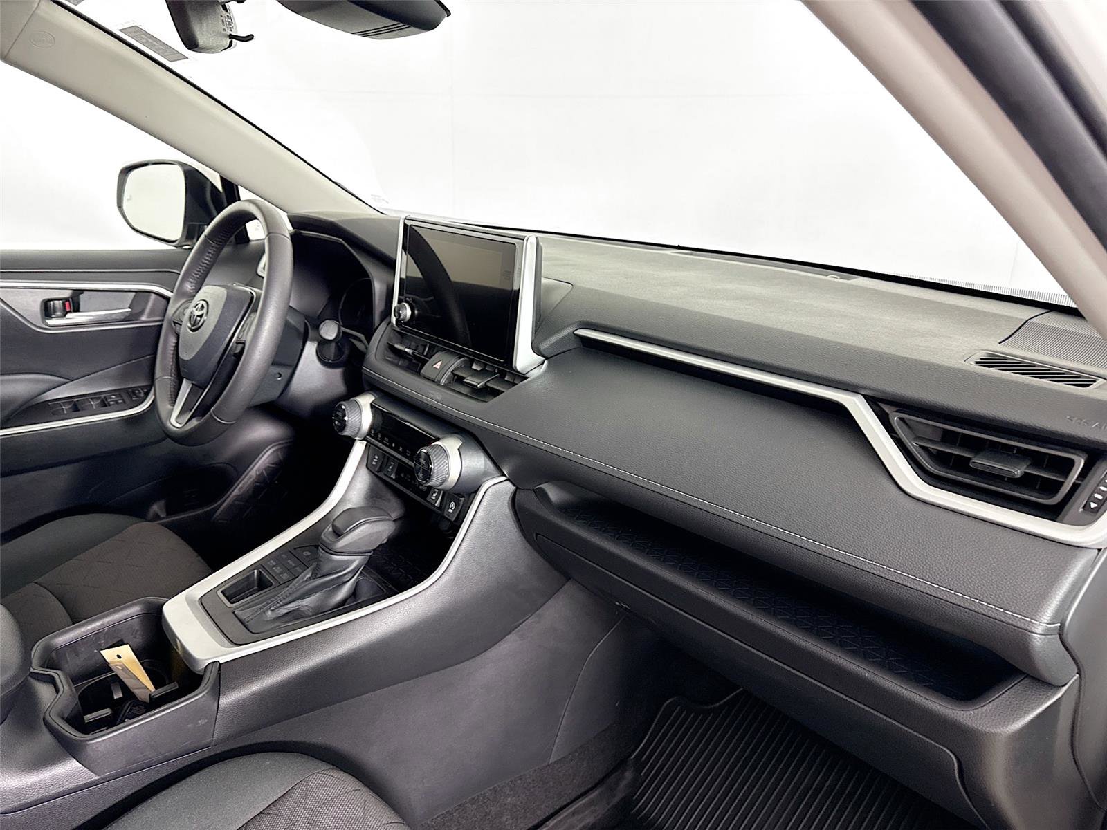 Used 2023 Toyota RAV4 XLE w/ Convenience Package image 29