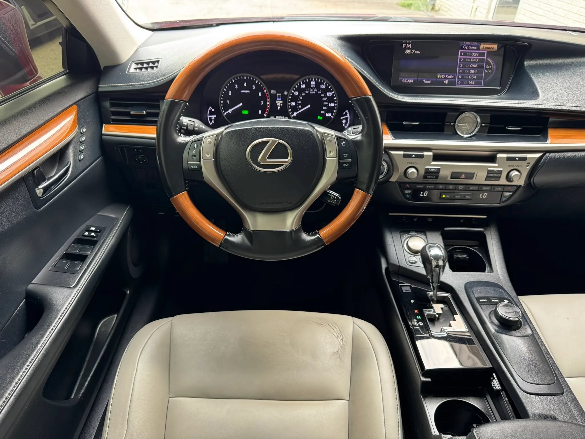 Used 2013 Lexus ES 300h w/ Premium Pkg FWD image 29