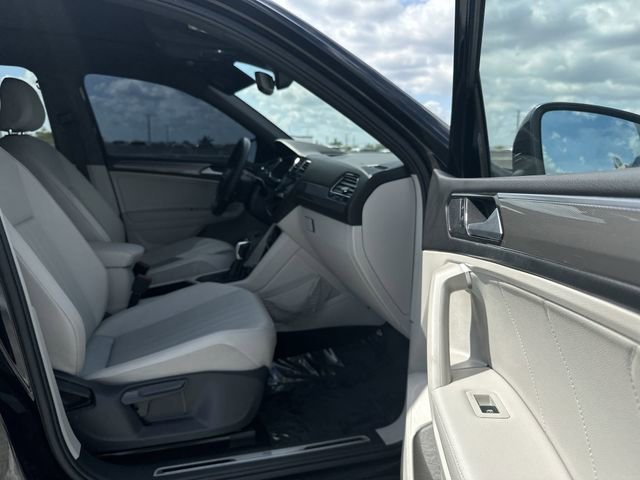 Used 2022 Volkswagen Tiguan SE R-Line image 29