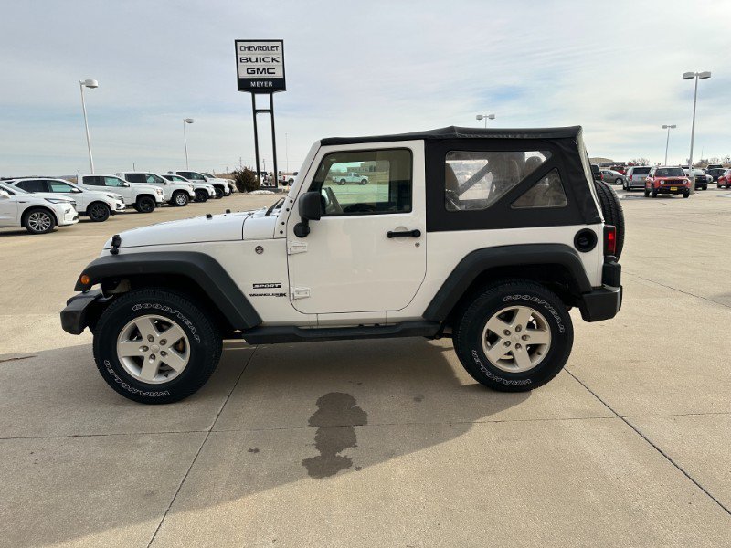 Used 2018 Jeep Wrangler Sport AWD/4WD image 5