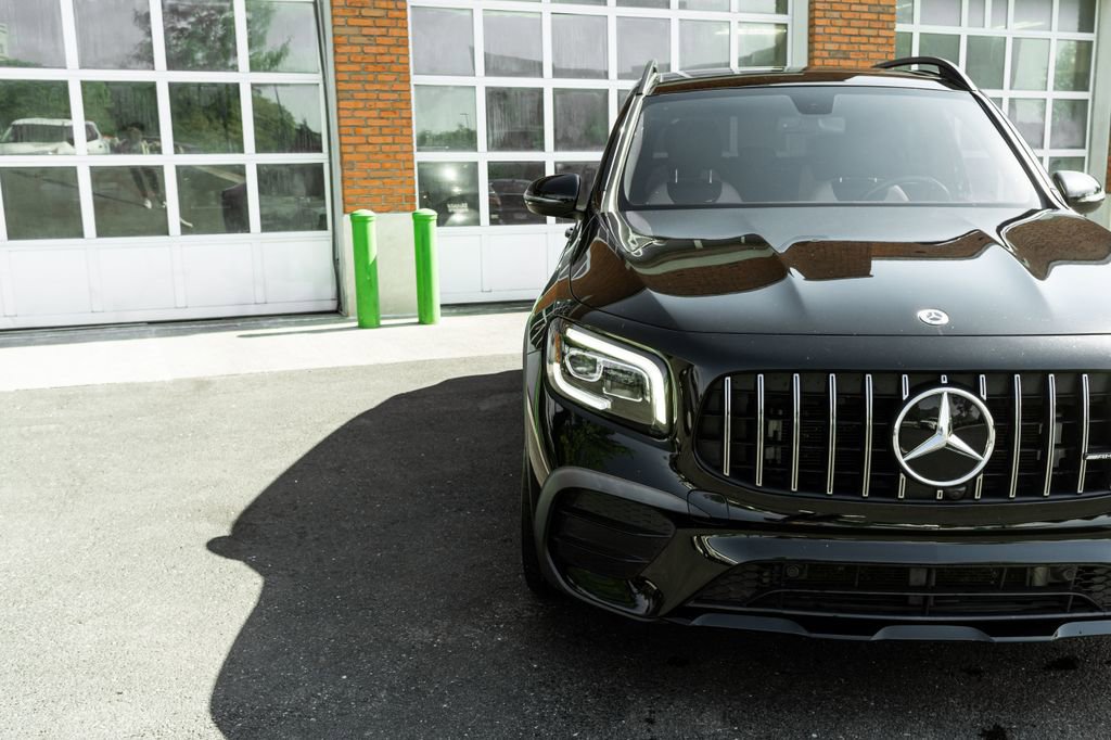 Used 2022 Mercedes-Benz GLB 35 AMG 4MATIC image 35