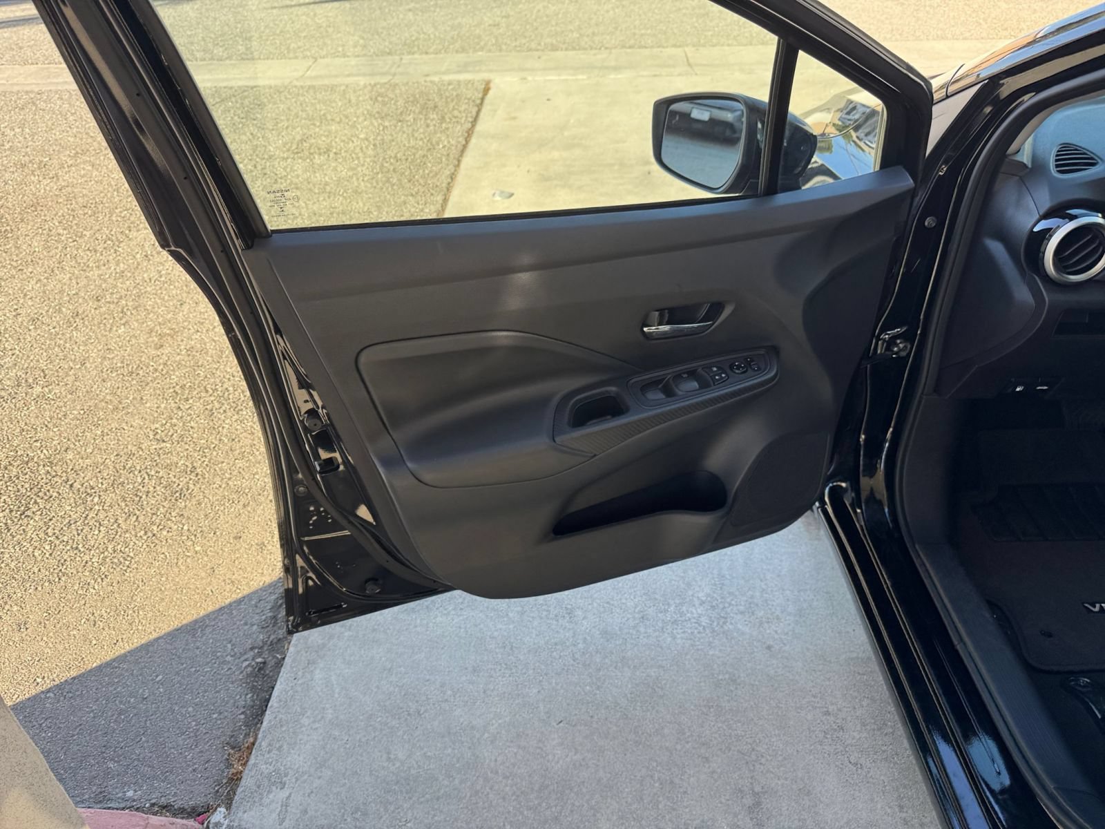 Used 2025 Nissan Versa SV w/ Trunk Package FWD image 15